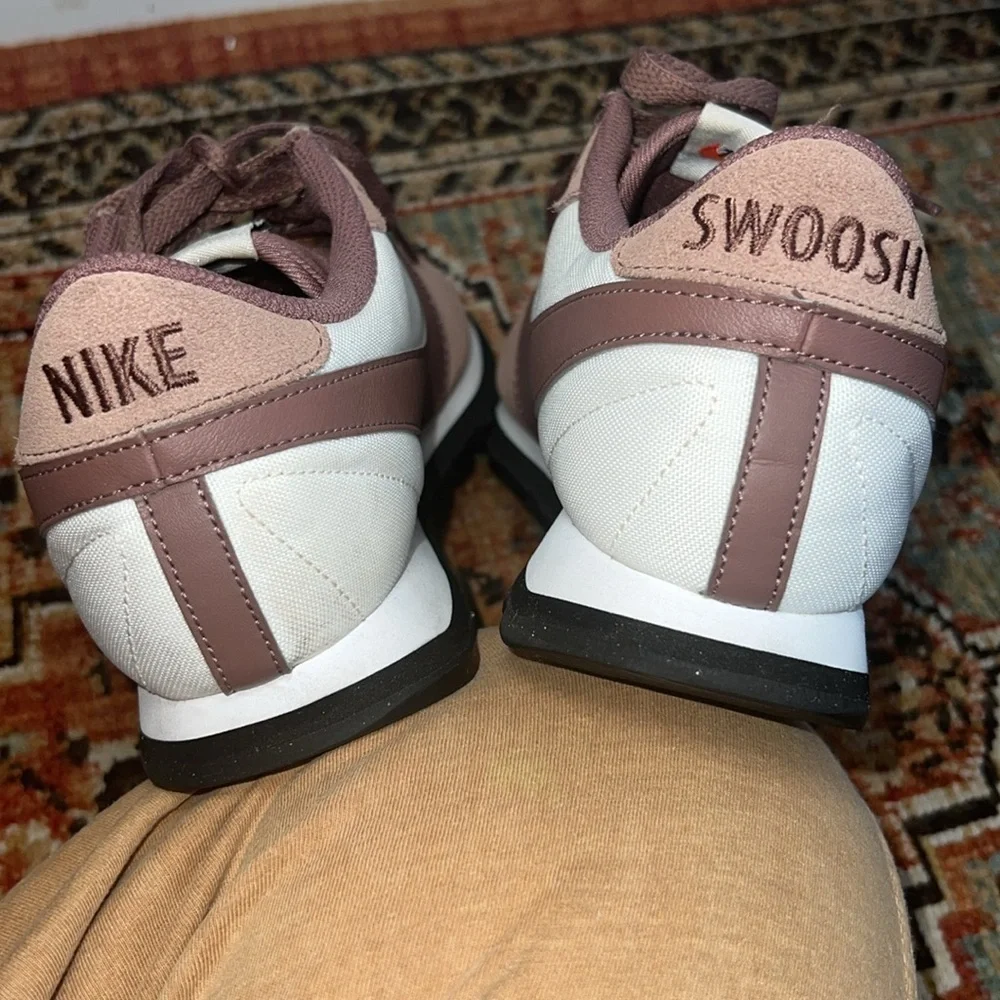 Nike Swoosh round toe